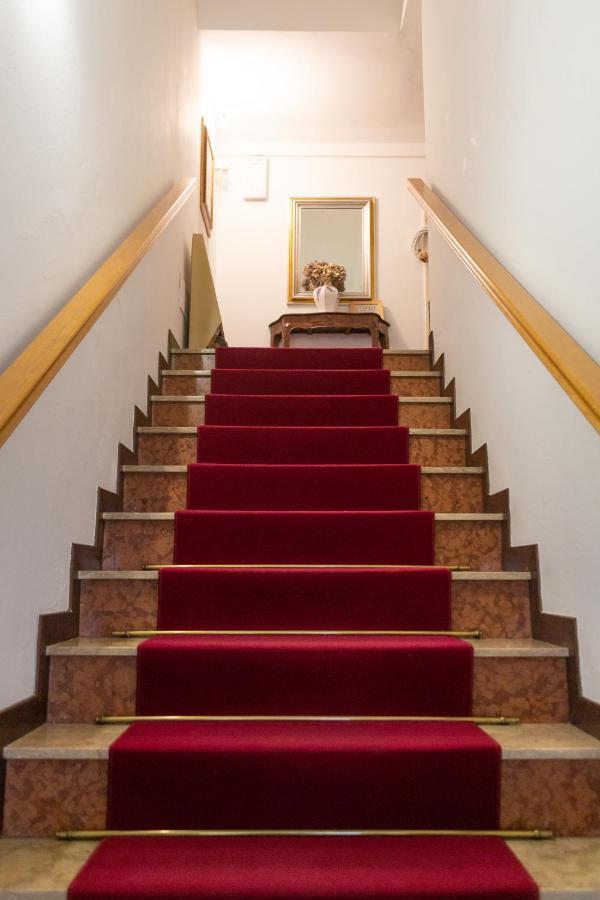 Albergo Ristorante Leon D'Oro Este Kültér fotó