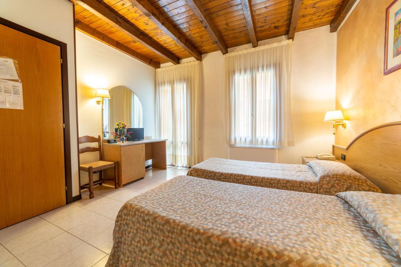 Albergo Ristorante Leon D'Oro Este Kültér fotó